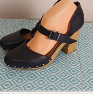 Revel chunky Mary Jane heels size 9.5